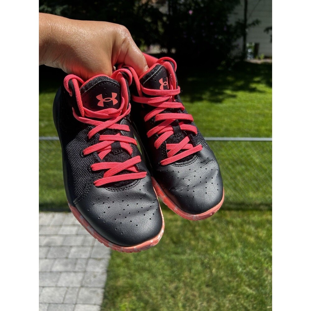 Under Armour Kids Basketball Shoes Black & Red Size 2Y
